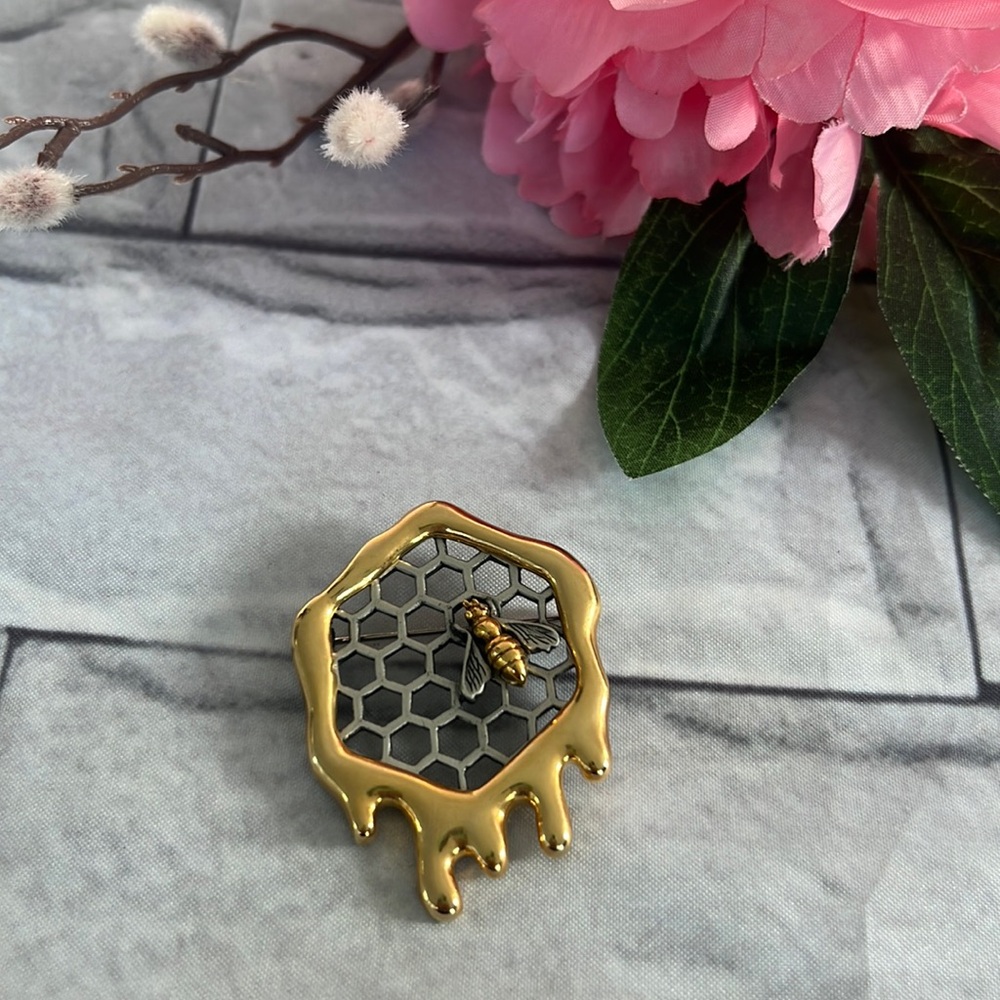 Bee brooch JJ signed honey comb gold tone and pewter bee hive bumblebee brooch